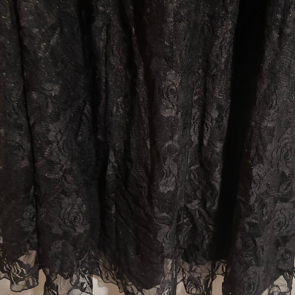 LulaRoe Black Lace Lucy skirt Size: Medium - Picture 10 of 11